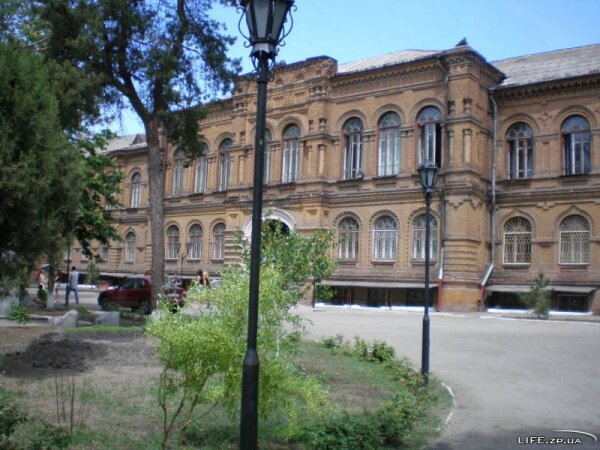 Корпус Биологического факультета во время второй мировой было ставке Гитлера на юге Украины