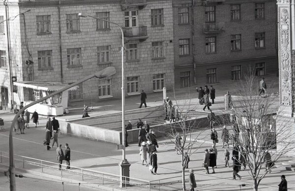 Открытие подземного перехода в 1975 году по улице Сталеваров (Проспект Ленина)